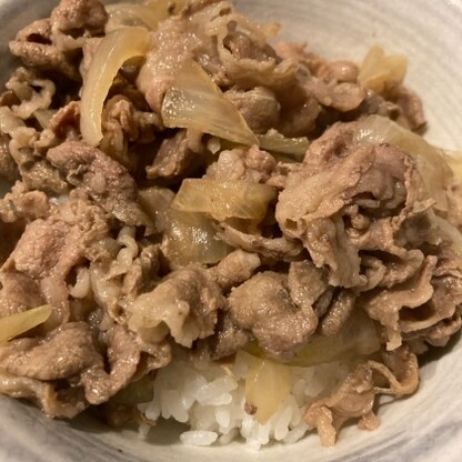 牛丼美味しいですね。